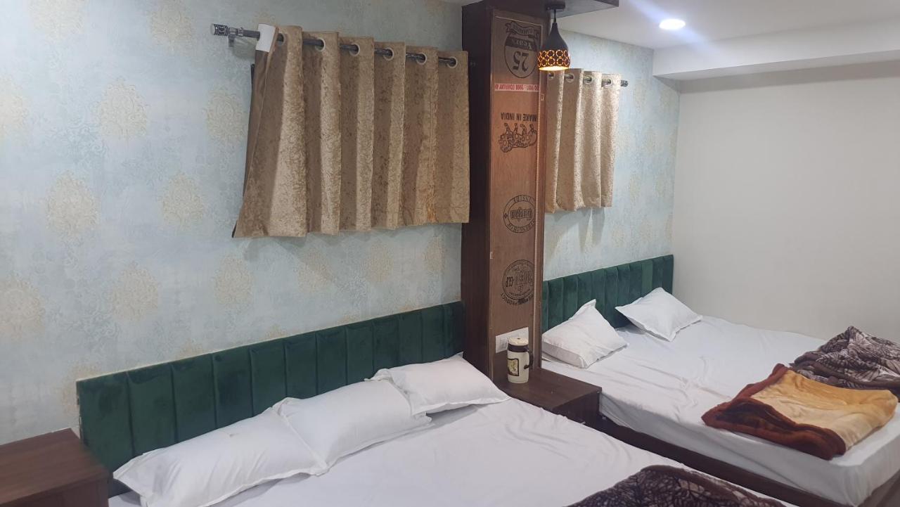 Green Leaf Hotel Ujjain Exterior photo