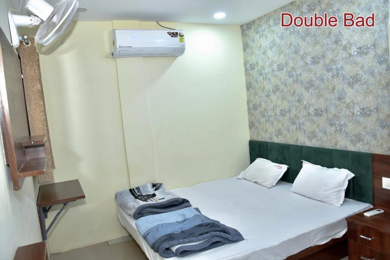 Green Leaf Hotel Ujjain Exterior photo