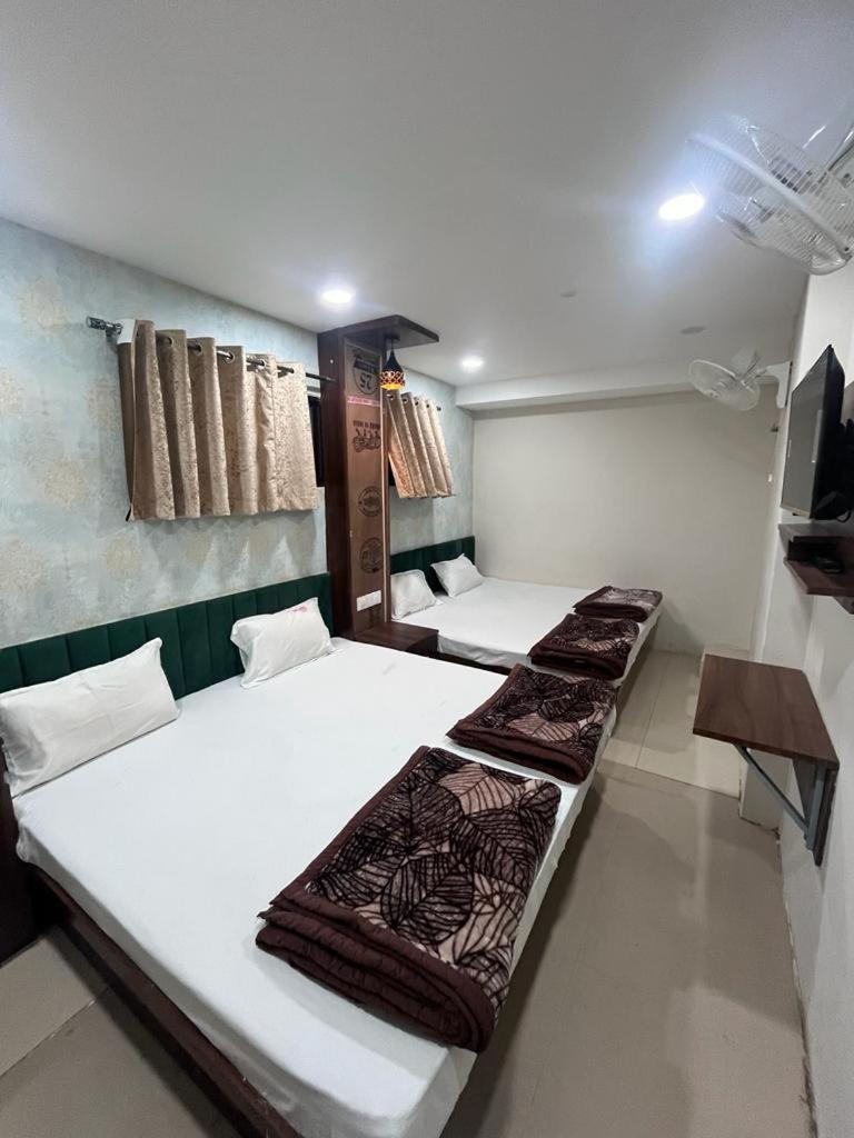 Green Leaf Hotel Ujjain Exterior photo